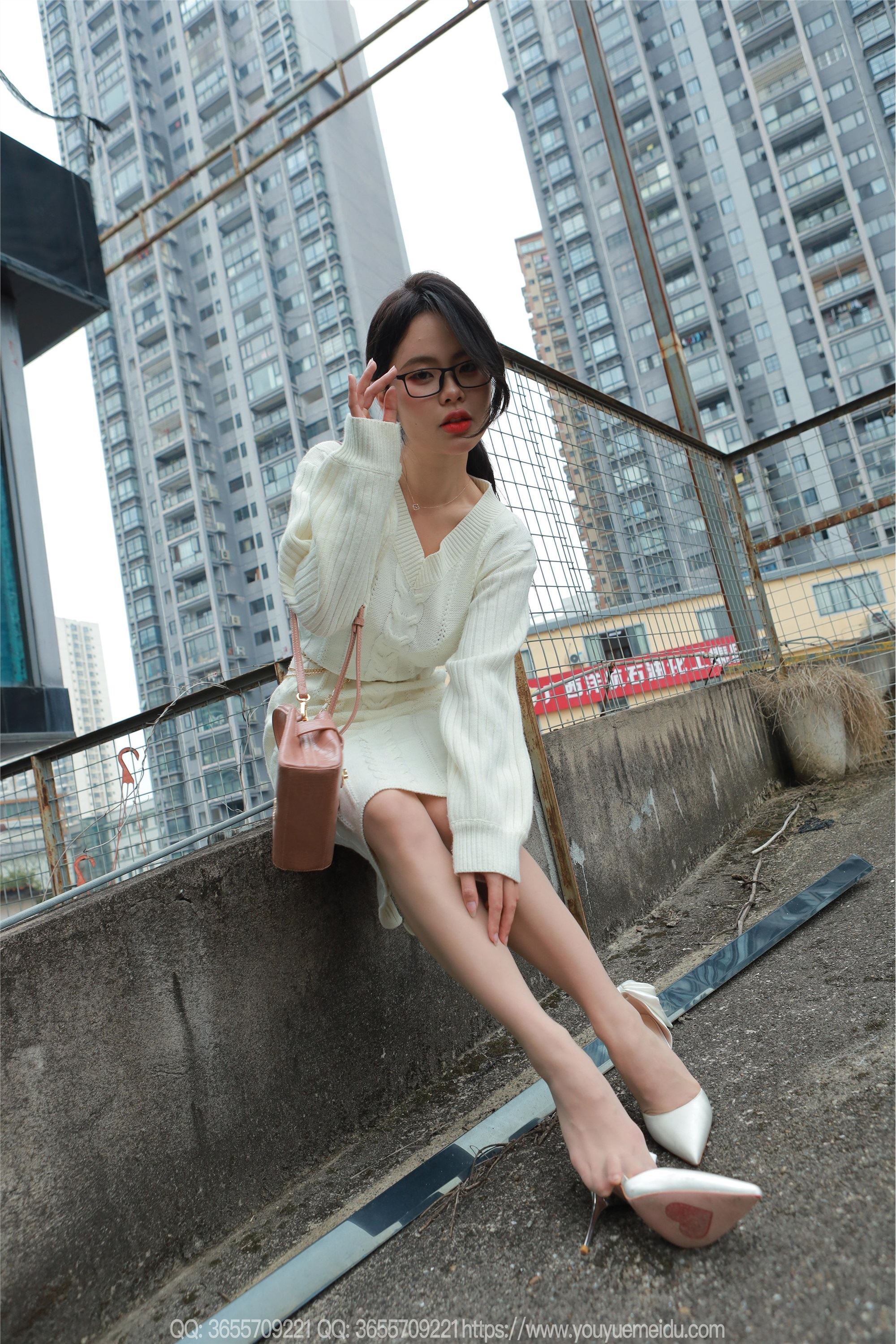 IESS异思趣向  2025.03.10 丝享家 1997 兔兔《高开衩包臀裙》